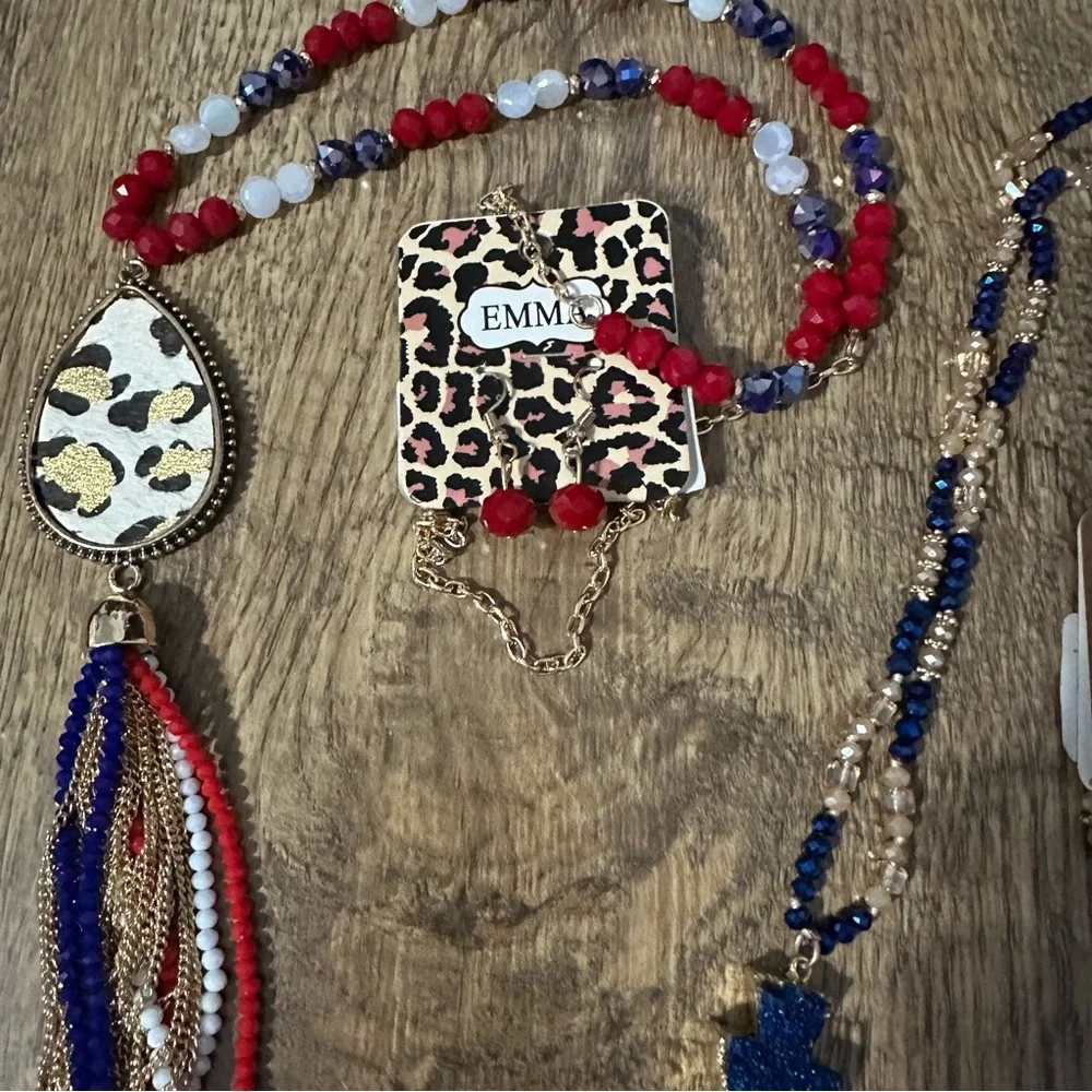 New two long necklaces. - Picture 2 of 3